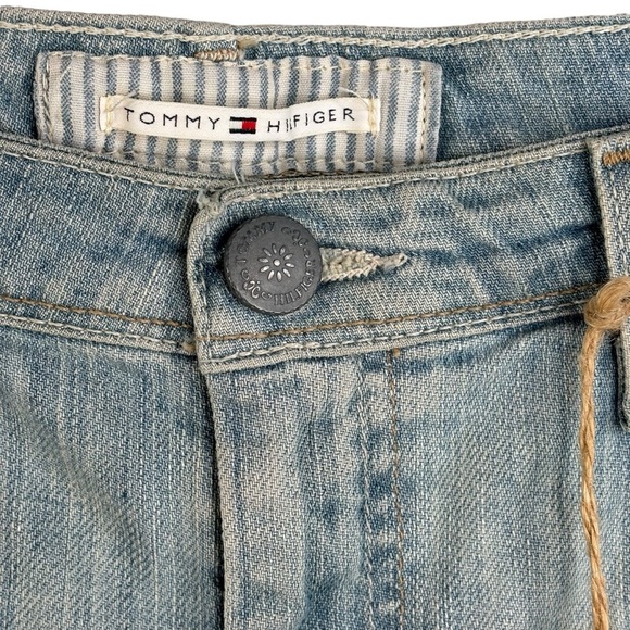 Tommy Hilfiger Light Wash Denim Cropped Jeans Factory Thigh Fade Flag Logo Sz. 8 - Picture 4 of 12